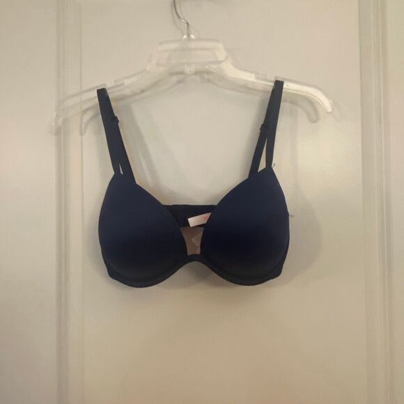 Victoria’s Secret bra wear  everywhere super push-up bra size 32DD - Picture 2 of 7